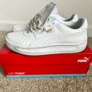 White Size 6.5 Pumas
